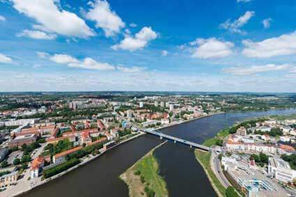 zahnimplantate zahnklinik zahnarzt polen slubice ausland eu zahnbehandlung zahnersatz zahnkrone zahnimplantat zahnprothese zähne klincewicz frankfurt oder grenze preiswert günstig kostengünstig